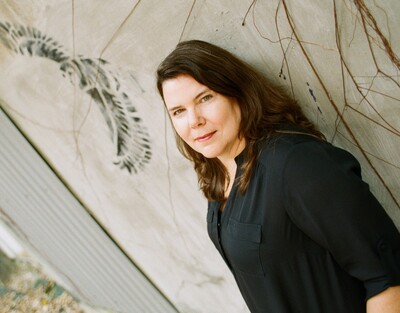 Dr Caroline DINGLE